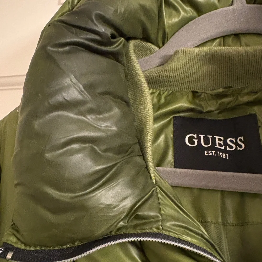 Guess Green Puffer Jacket - Picture 5 of 5